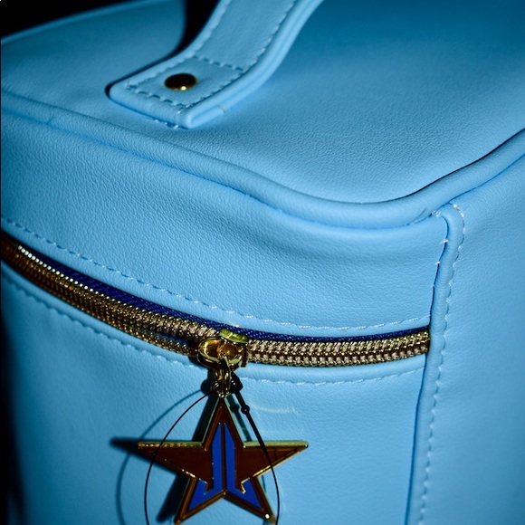 Jeffree Star Light Blue Travel TrainCase - Picture 6 of 8